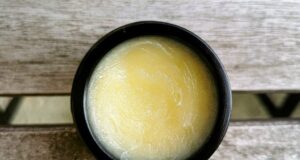Voici comment fabriquer une pommade naturelle à base de plantes antiseptiques